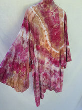 Load image into Gallery viewer, Short Harrison style kimono (plus size)