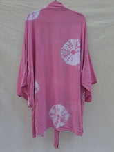 Load image into Gallery viewer, Short Harrison style kimono (plus size)