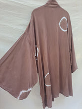 Load image into Gallery viewer, Short Harrison style kimono (plus size)