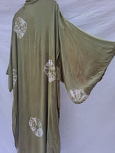 Load image into Gallery viewer, Long Zeppelin style kimono