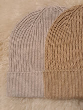 Load image into Gallery viewer, The Coastal beanie - merino wool/cashmere "Sand"