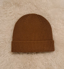 Load image into Gallery viewer, The Coastal beanie - merino wool/cashmere "Tobacco"