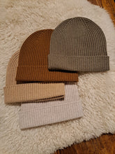 Load image into Gallery viewer, The Coastal beanie - merino wool/cashmere "Natural"