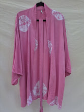 Load image into Gallery viewer, Short Harrison style kimono (plus size)
