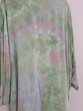 Load image into Gallery viewer, &quot;The Meadow&quot; Short Harrison style kimono
