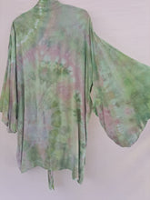 Load image into Gallery viewer, &quot;The Meadow&quot; Short Harrison style kimono
