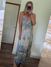Load image into Gallery viewer, Saltwater Canyon ° luna silk charmeuse slip dress (size XL)
